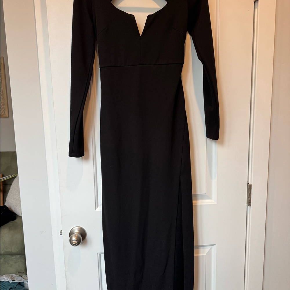 Lulu's Black V-Neck Long Sleeve Sheath Dress